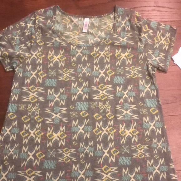 LuLaRoe Tops - Lularoe Classic T NWT